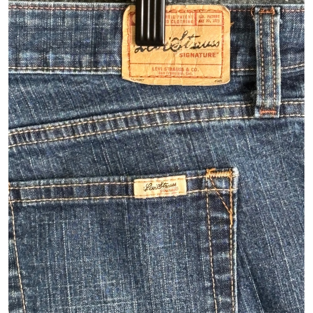 Levi Strauss Signature Stretch Mid Rise Straight Leg Jeans Womens Size 16 Medium - Picture 3 of 7